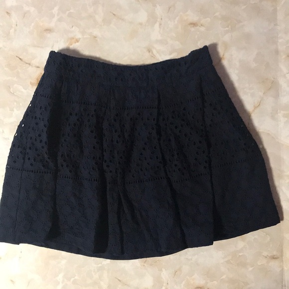 Banana Republic Navy Eyelet Flare Skirt w/pockets - Picture 4 of 8